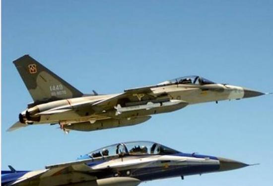 经过改进后可带4中2近，导弹总数还是6发……