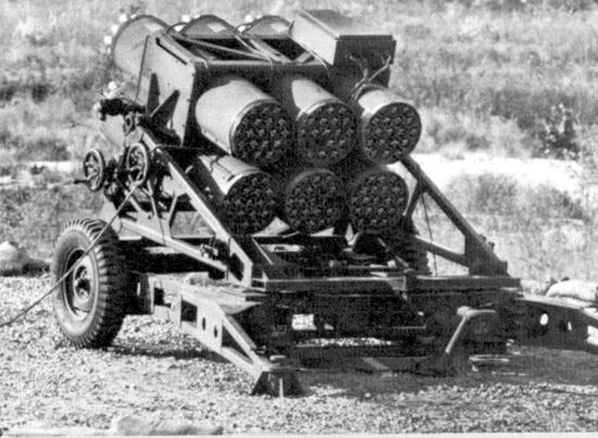 图片：后面看的龙舌兰酒火箭炮。