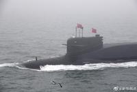 中国海军大阅兵 094改进型核潜艇接受检阅(图)