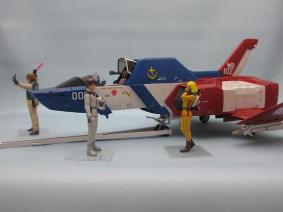 　　日本网友吐槽心神“配色像高达核心战机”，不过空战中随便怎么大喊“俺がガンダムだ”都是不会逆天的