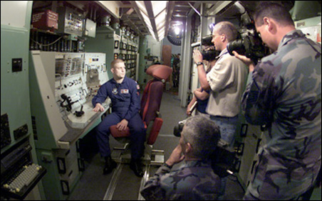 　　真正的问题在于美军的发射井、指挥控制系统已经老化，此前有报道称美军发射部队向国防部长哭穷，拿出了一张市面上已经很少见的5寸软盘说现在我们的电脑还用着这个呢……