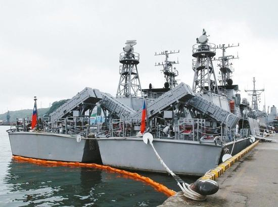 锦江级巡逻舰舰尾装备的反舰导弹