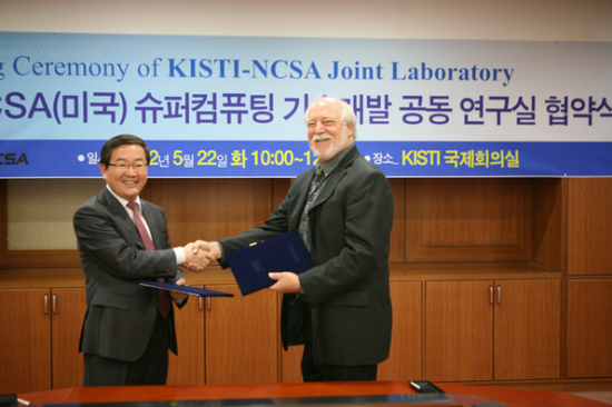 　　2012年5月22日，韩国科学技术信息研究院（KISTI）与美国国家超级计算机应用中心（NCSA）建立联合实验室