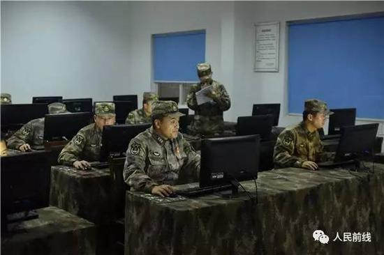 ▲接受集团军考核时的黄竞。