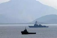 美国两艘军舰穿越台湾海峡 多艘中国军舰围绕监视