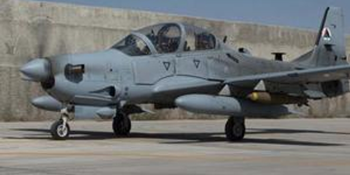 美军一架超级巨嘴鸟教练机在新墨西哥州坠毁(