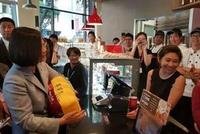 “台独”面包店85°C还喊冤?看看它在大陆做的这些事