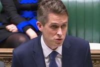 挨骂也不改口?英国防大臣再次声称要派军舰进南海