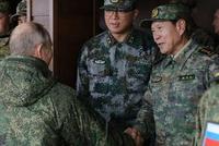 猝不及防 解放军新式迷彩服就这么曝光了(图)