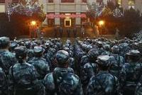 解放军3支医疗队共450人除夕当晚抵达武汉开展救治