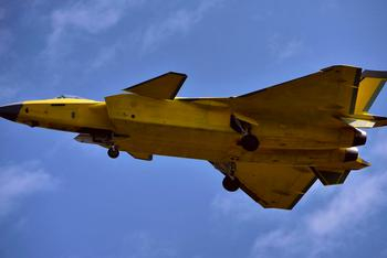 最新国产动力歼20试飞