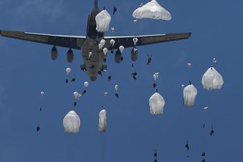 祝中国空降兵生快!