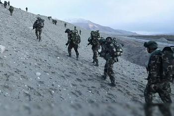 新疆武警特战这样反恐