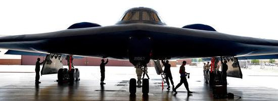 B-2隐身轰炸机，59627美元每小时
