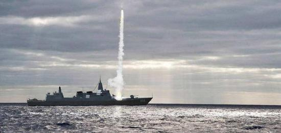 055驱逐舰是中国海军绝对的主力