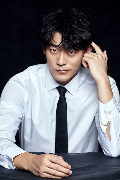 刘俊孝白衬衣写真