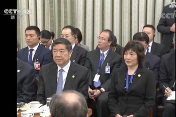 习近平同帕夫洛普洛斯会谈