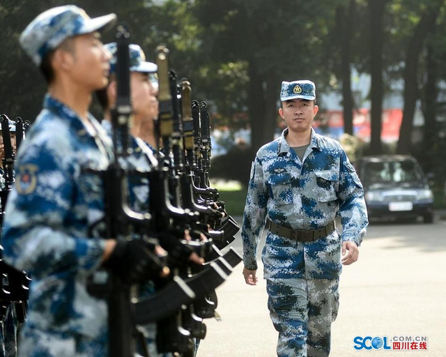 空军警卫连的一天：揭秘钢铁哨兵如何炼成