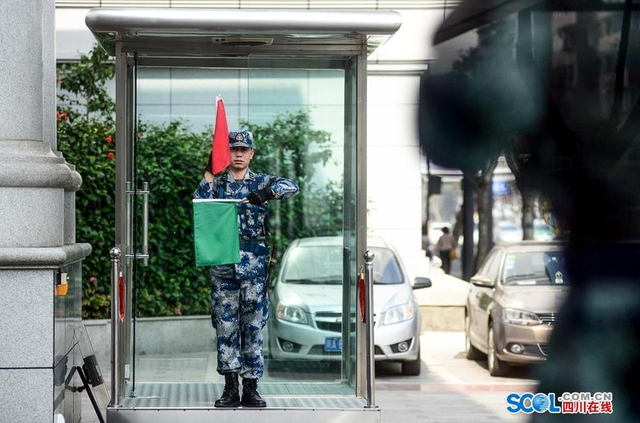 空军警卫连的一天：揭秘钢铁哨兵如何炼成