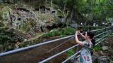 “黑悟空”破圈 杭州飞来峰造像客流不断