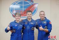 俄联盟号飞船事故后复飞 载3名宇航员升空