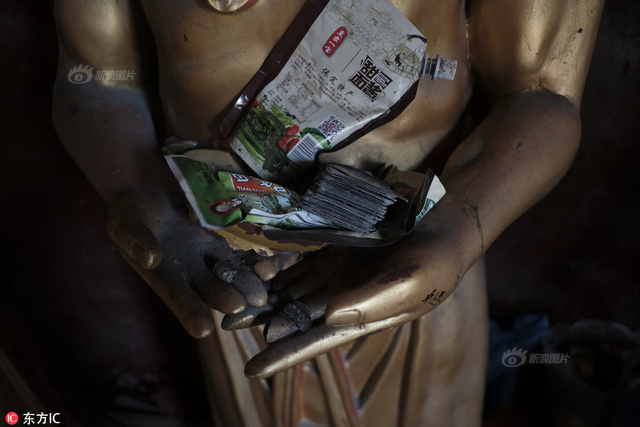 实地探访网红“奶奶庙”:漫山神仙 车神赫然在列