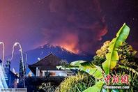 印尼火山喷发 机场5架航班取消