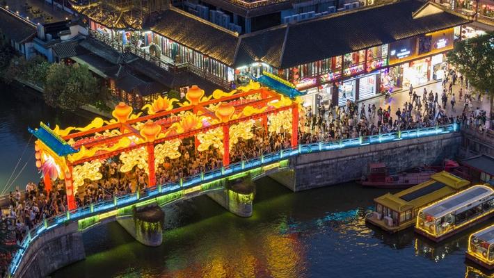 “五一”假期旅游市场升温 各地景区进入“旺季模式”