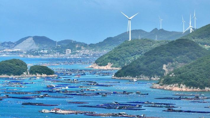 福州：“海上牧场”养殖网箱绵延成片