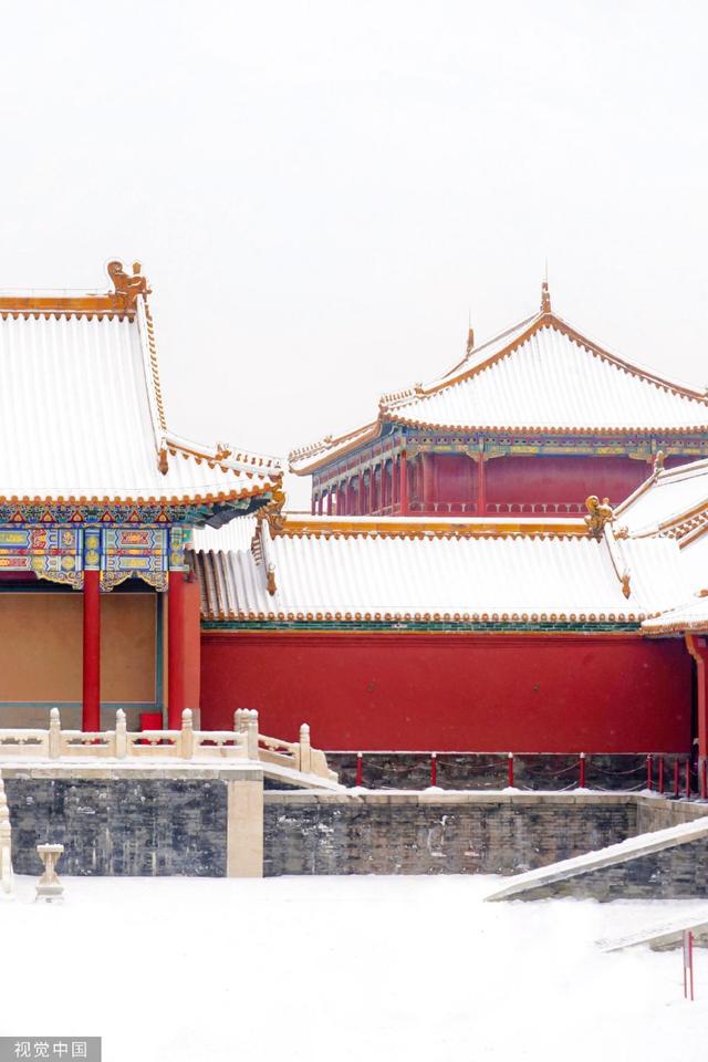 北京又迎漫天飞雪 故宫粉妆玉砌