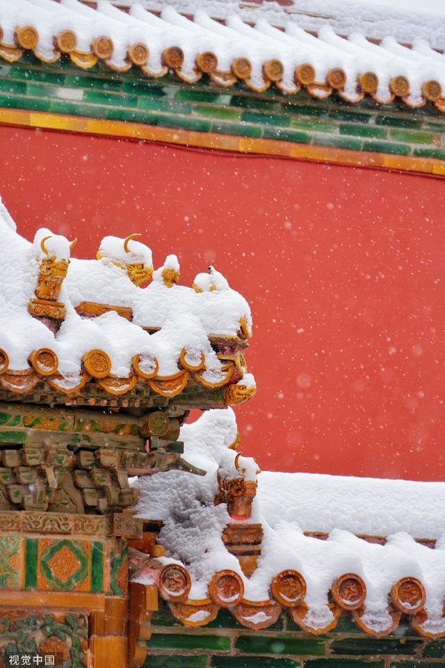 北京又迎漫天飞雪 故宫粉妆玉砌