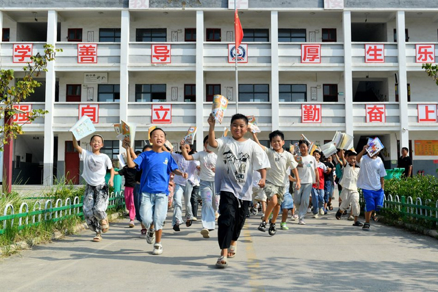 全国多地中小学按下开学“启动键”_新浪图片