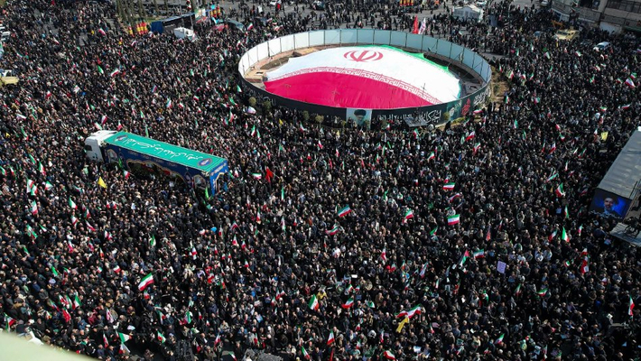 伊朗为遇难官兵和官员举行葬礼