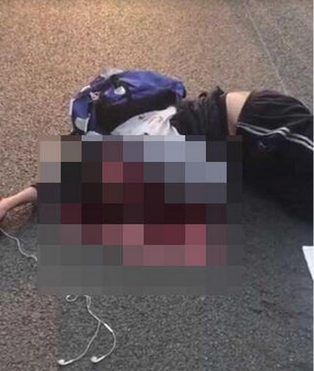 大连豪车冲人行道撞飞多名学生