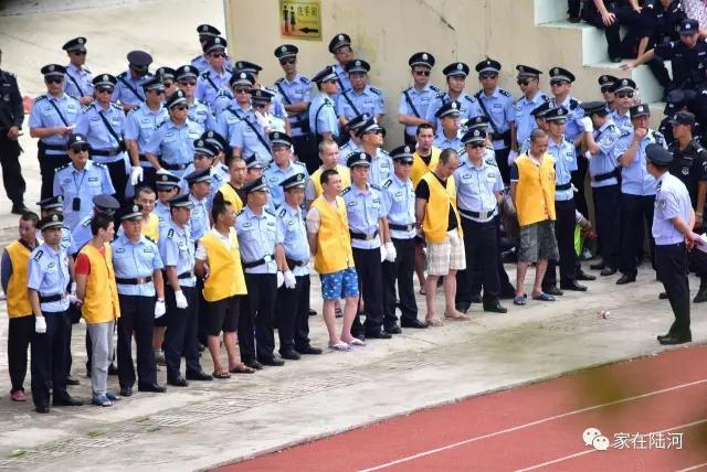 广东陆丰举行公开宣判大会 13名毒犯被判处死刑