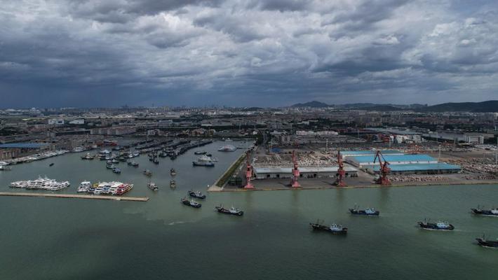 超强台风“格美”逼近福建 渔船回港内避风