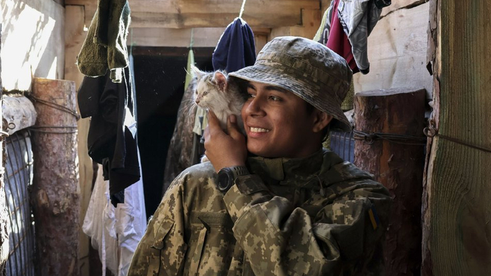 乌克兰军人进行反坦克导弹系统训练