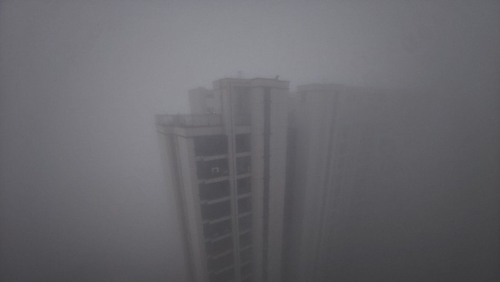 武汉大雾弥漫 局地能见度小于50米