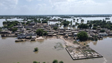 巴基斯坦木尔坦：季风降雨致河流泛滥