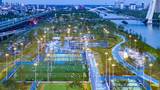 江苏南通：北岸公园灯火璀璨 市民夏夜健身