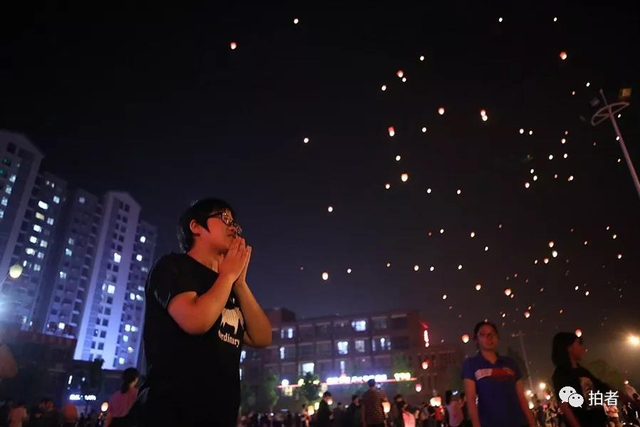 直击万人送考！