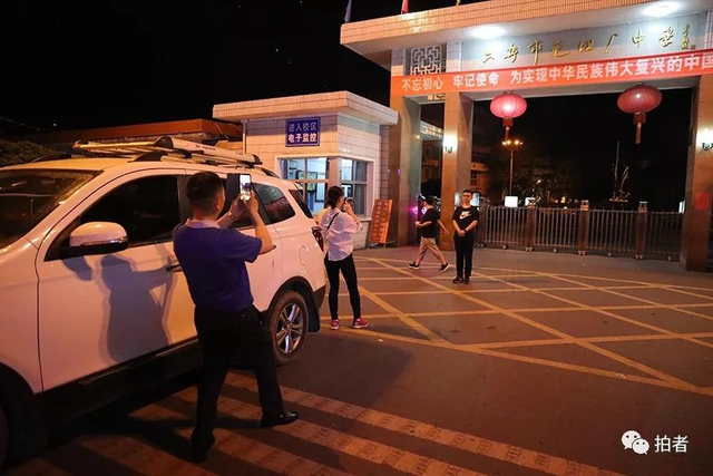 直击万人送考！