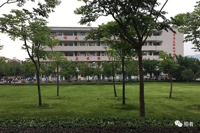 直击万人送考！