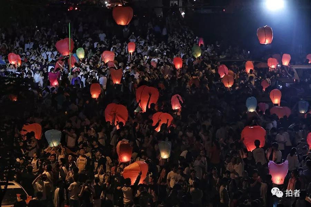 直击万人送考！