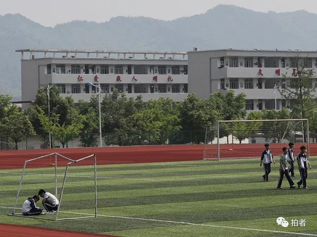 直击万人送考！