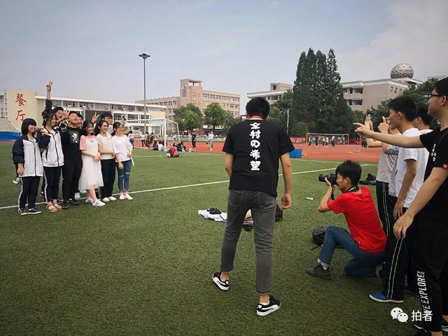 直击万人送考！