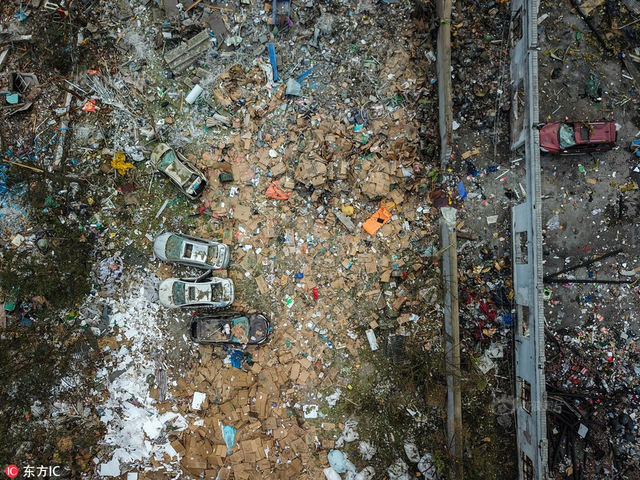 宁波爆炸现场 整栋楼窗户全都震碎