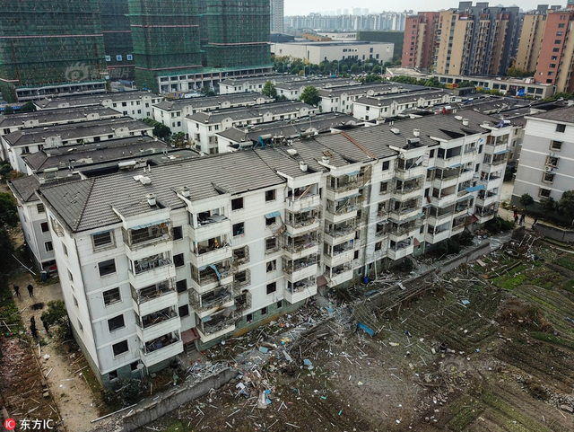 宁波爆炸现场 整栋楼窗户全都震碎