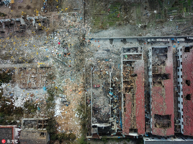 宁波爆炸现场 整栋楼窗户全都震碎