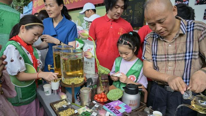 杭州：“最美凉茶摊”第48年如约出摊